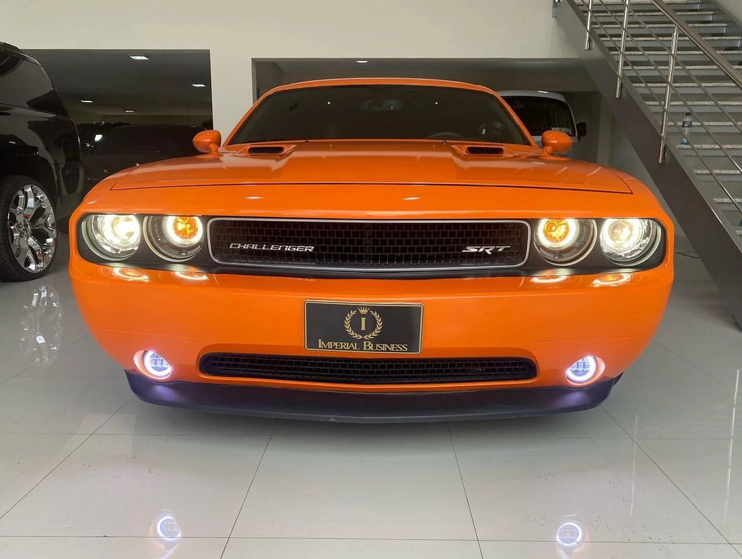 Dodge Challenger SRT8