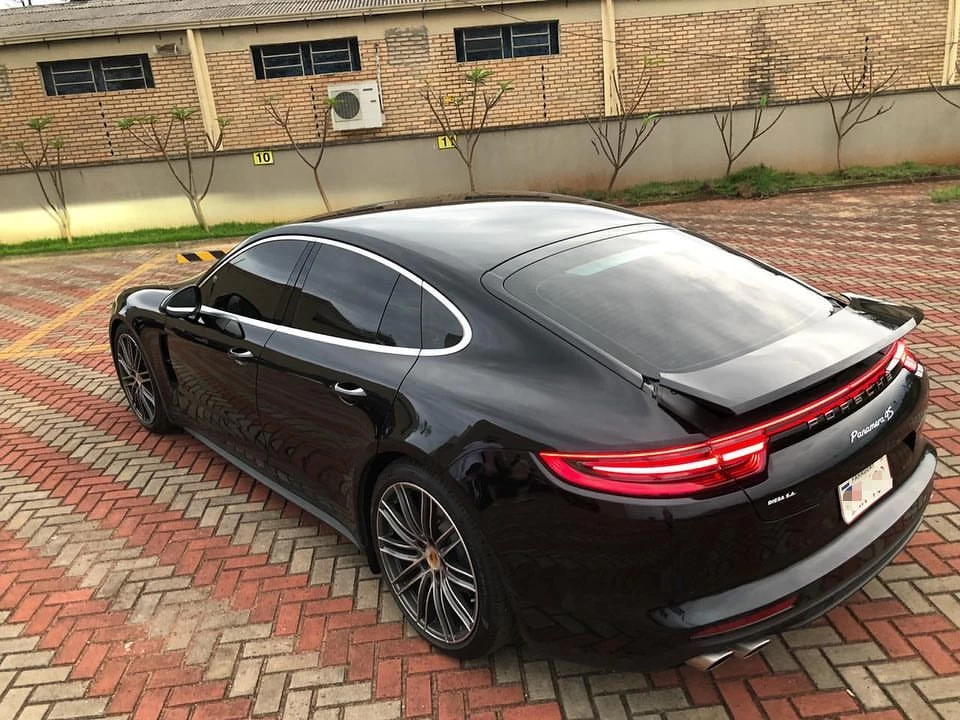 Porsche Panamera 4S